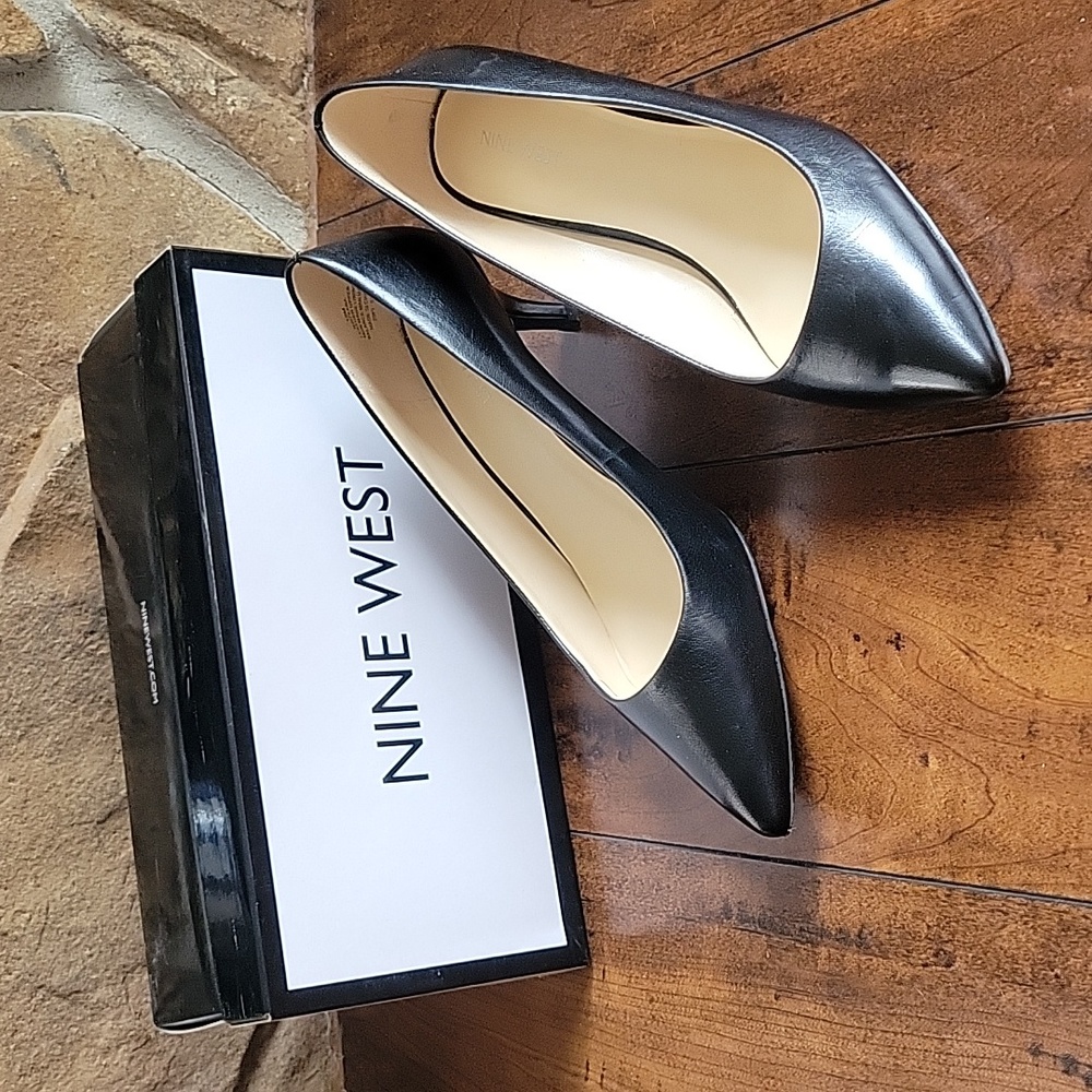 Nine West black leather heels size 10